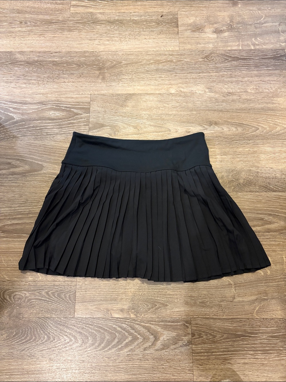 Fabletics NWT Black Pleated Circle Skort